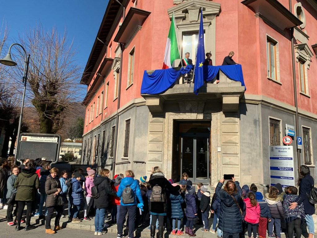 Giornata del nodo blu: Ranica dice stop al&nbsp;bullismo