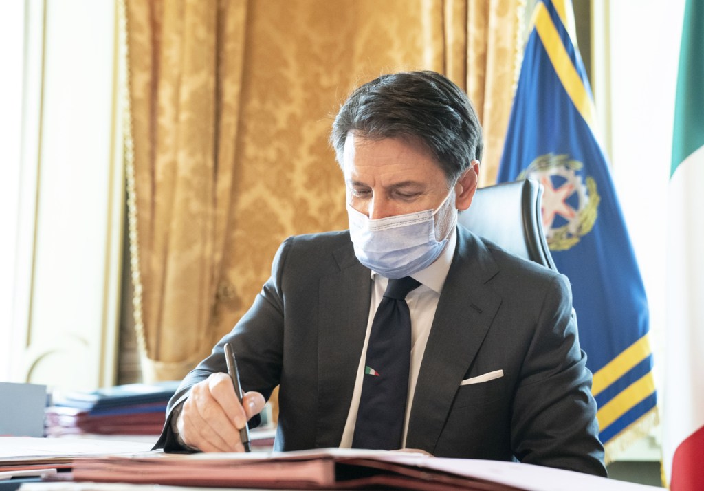 Nuovo DPCM: il governo stringe le misure&nbsp;anti-contagio