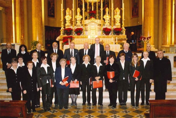 Quarant’anni di note e fede: la comunità celebra il suo coro&nbsp;parrocchiale